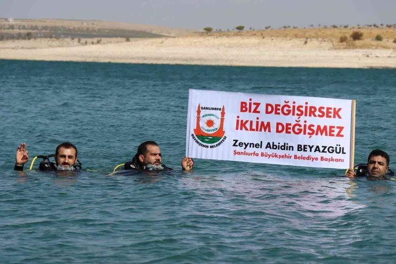 Fıat havzasındaki atıkları gönüllü gençler topladı
