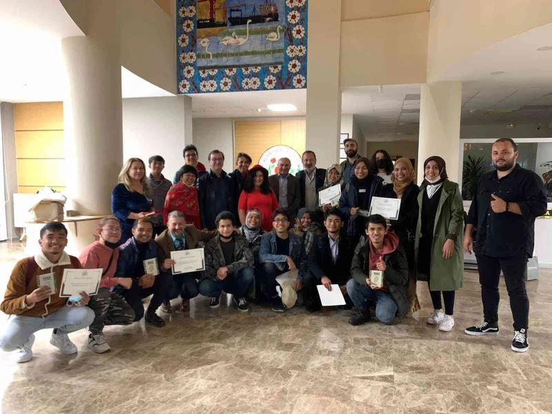 Triple Trouble filmini Türkiye Prömiyerinin yapıldığı Evrensel Film Festivali, dostlukları çekiştirdi…
