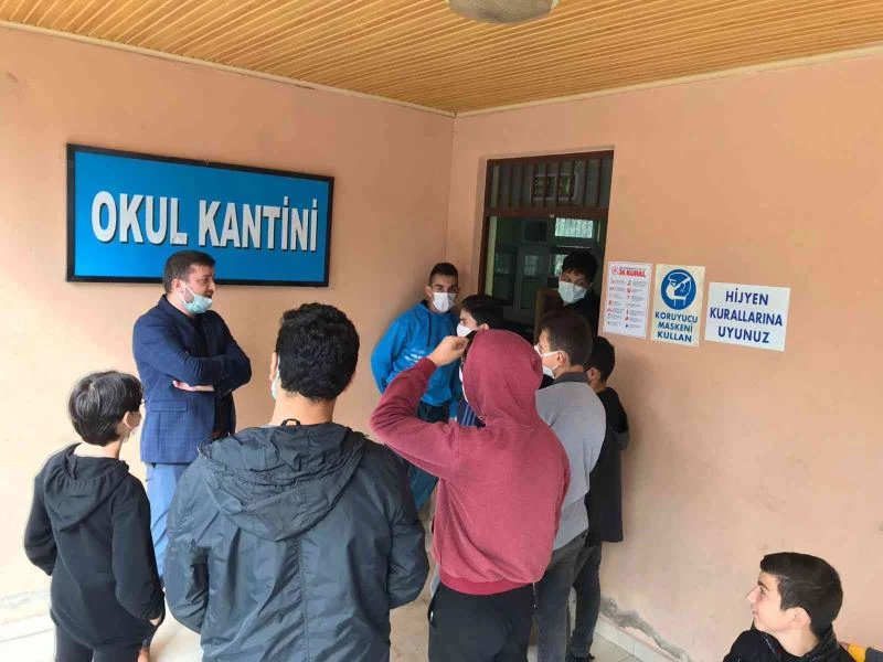 “İyi not öğrencilerden, çay-tost Recep abilerinden”
