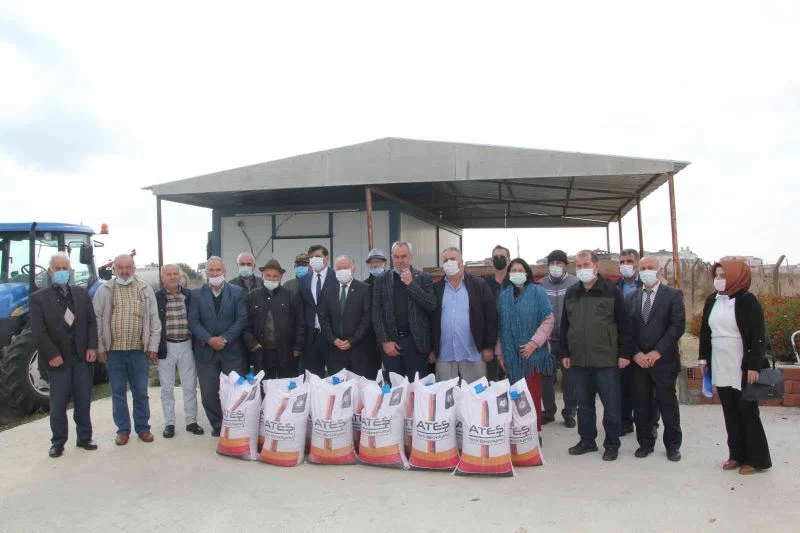 Üreticilere yem bezelyesi tohumu dağıtıldı
