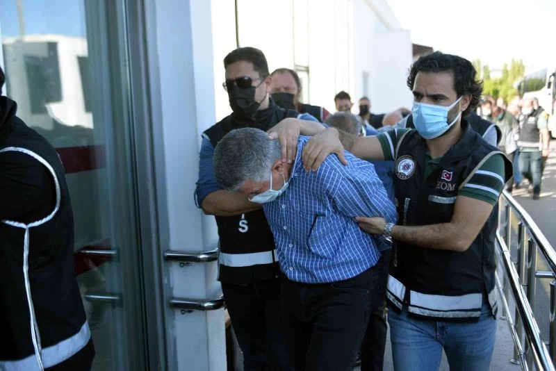 Adana’daki ihaleye fesat operasyonuna 8 tutuklama
