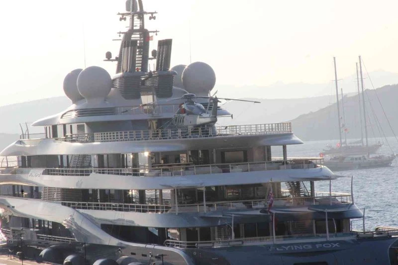 Milyon dolarlık yatlar ardı ardına yanaştı, bakan bir daha baktı
