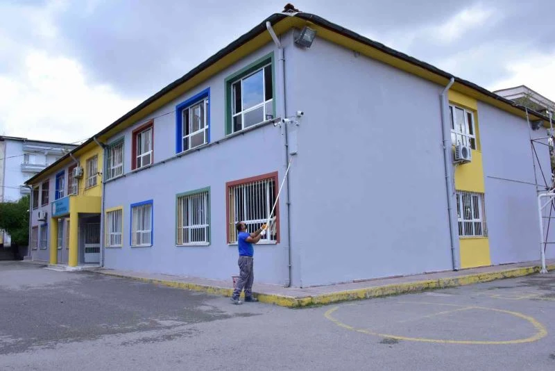 Aliağa Belediyesi’nden eğitim kurumlarına destek
