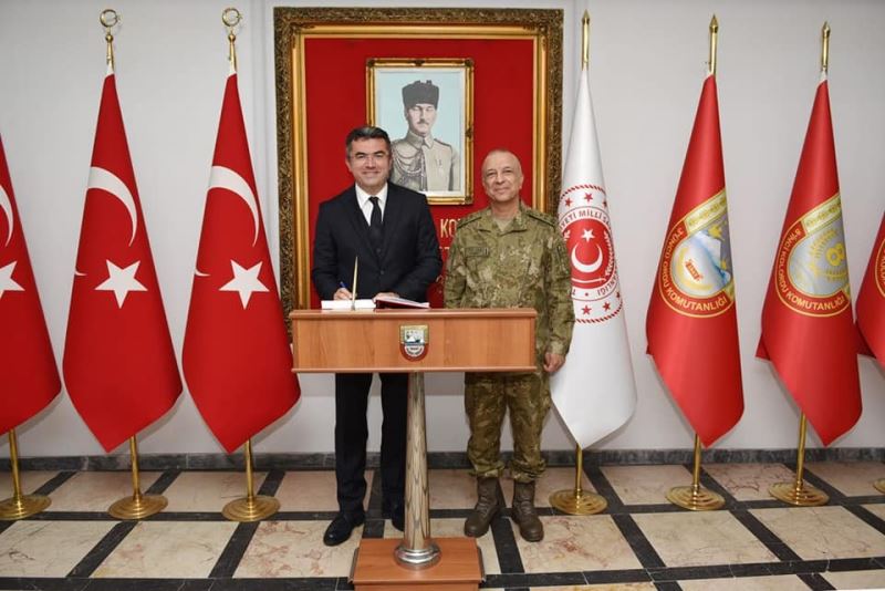 Erzurum Valisi Memiş, 3. Ordu Komutanlığı’na atanan Korgeneral Türkgenci’ne iade-i ziyarette bulundu

