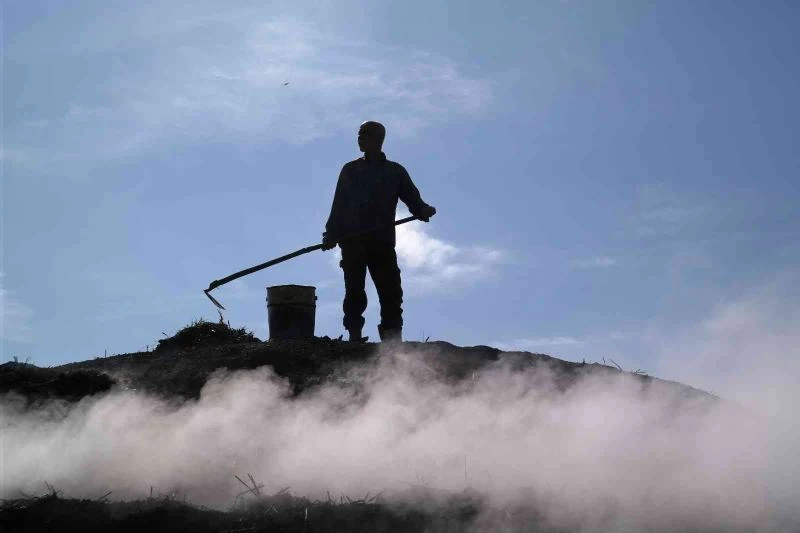  Mangal kömürü işçilerinin bin 400 rakımdaki zorlu mesaisi
