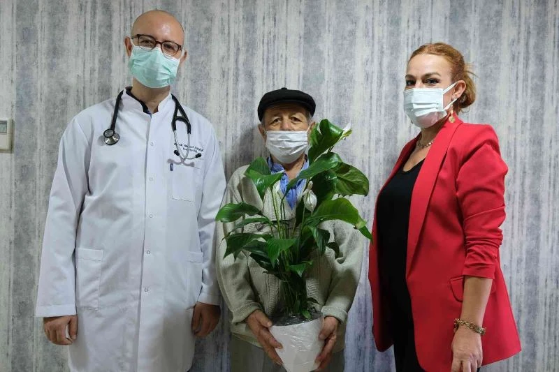 Hastadan doktor ve hastaneye ’hayat teşekkürü’
