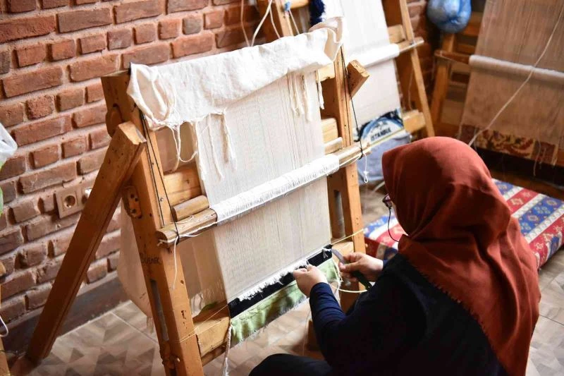 Bursa 2 asır sonra dünyaca ünlü ipeğiyle yeniden vitrine çıkıyor
