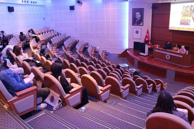 Deneyimli öğrencilerden Erasmus sunumu
