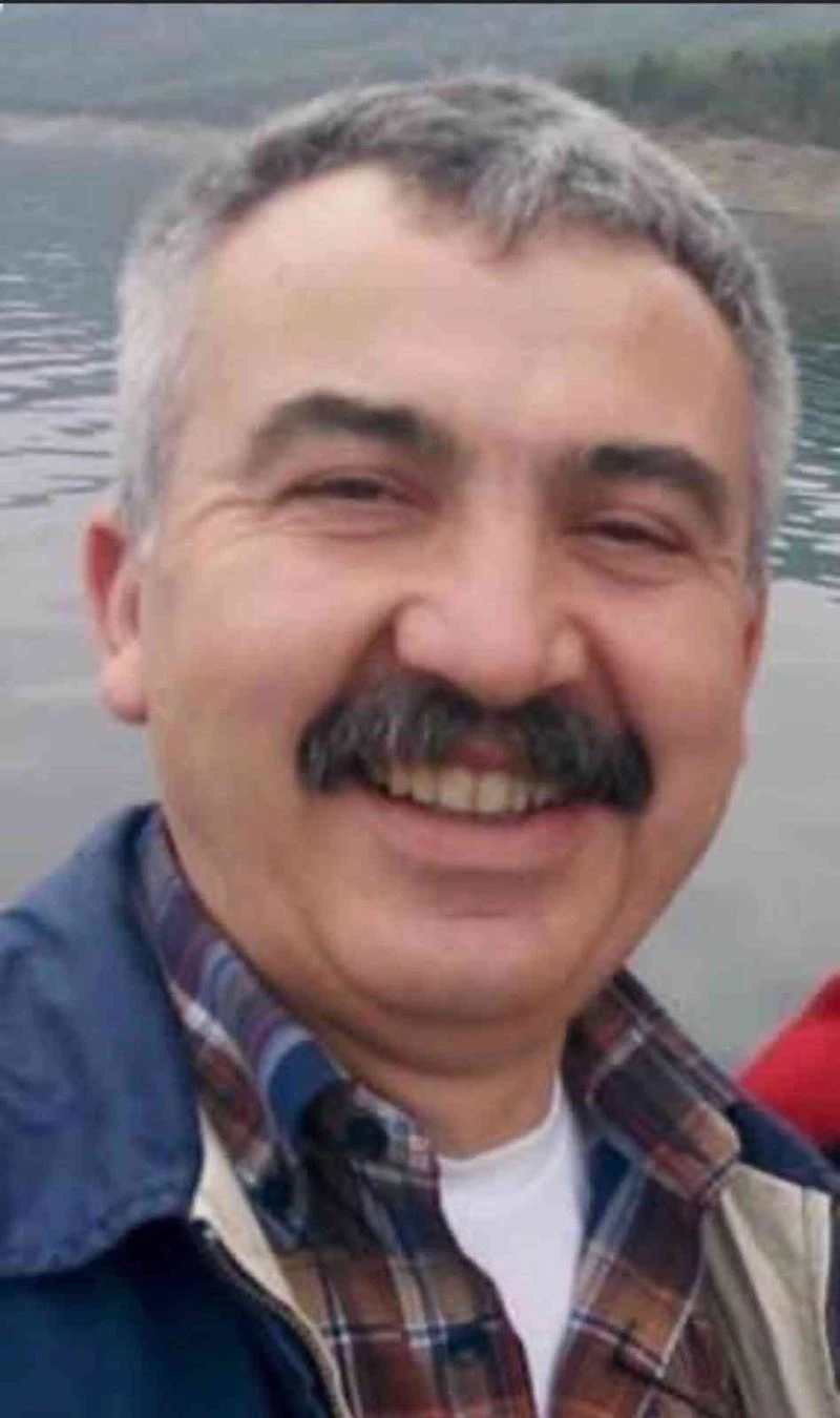 Derste kalp krizi geçiren öğretmen hayatını kaybetti
