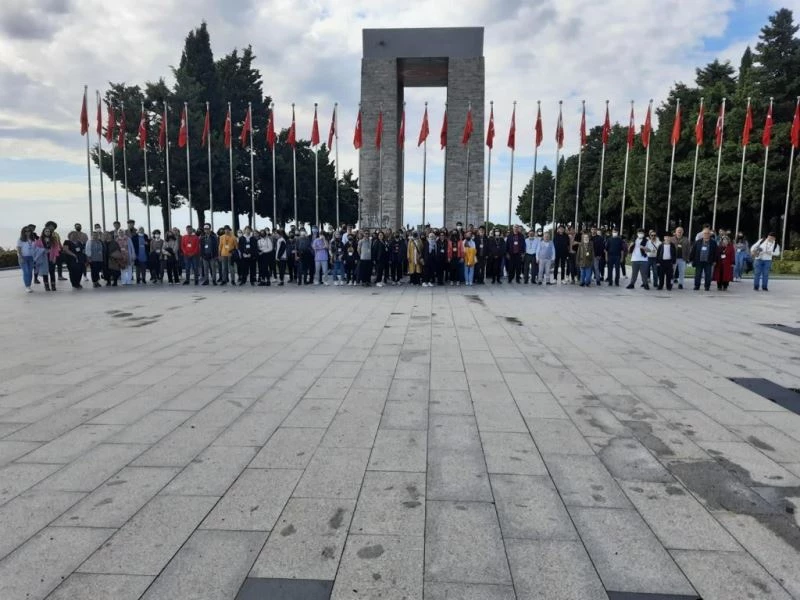 En iyi yazanları Çanakkale’ye götürdüler
