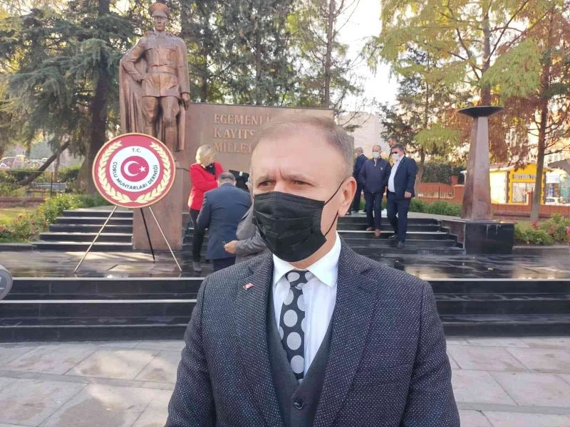 4 aşı yaptıran kaymakamdan çağrı var
