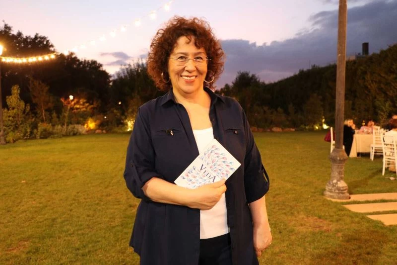 Kızının anısına yazdığı kitabı sevenleri için okudu
