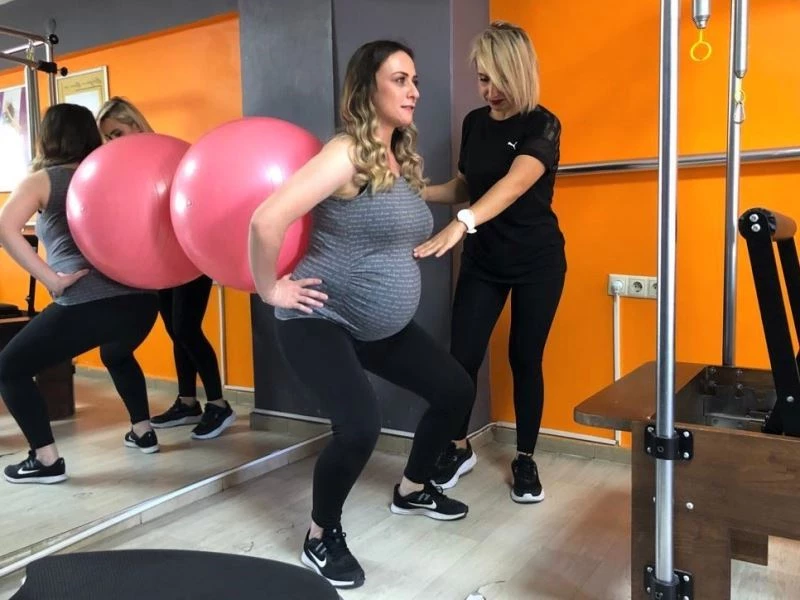 Gebe pilatesiyle anne adayları doğuma hazırlanıyor
