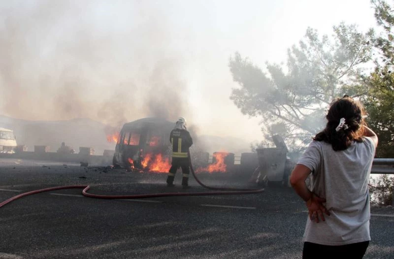 Ekmek teknelerinin yanışını gözyaşları içinde izlediler
