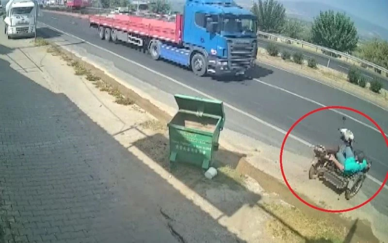 Ölümün teğet geçtiği o anlar kameraya yansıdı
