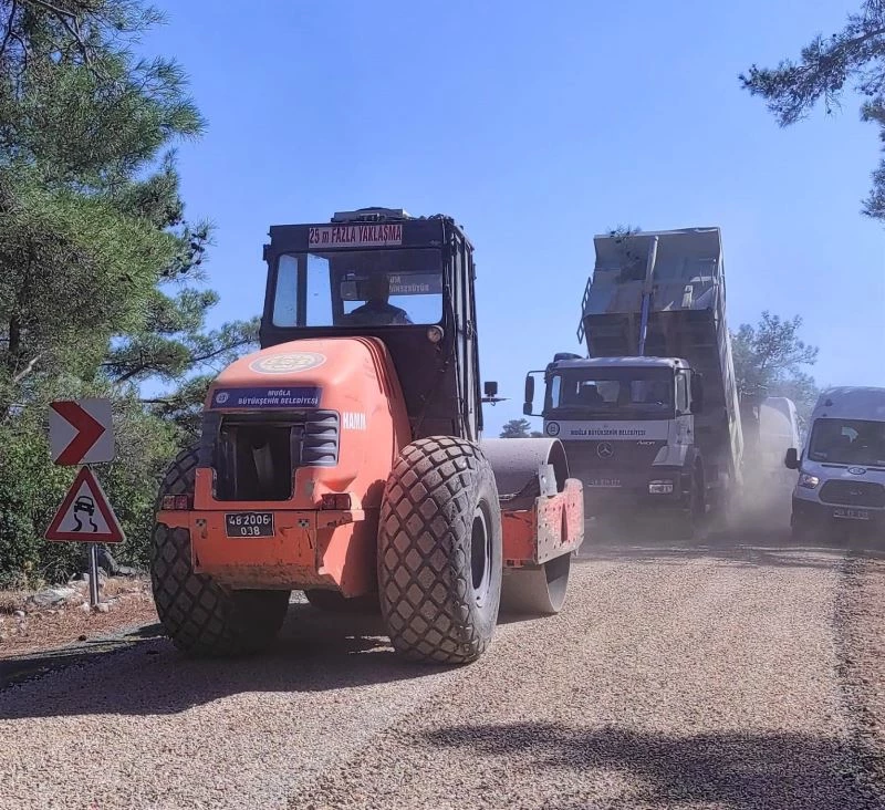 Meke Çiftlik yolunda asfaltlama yapıldı
