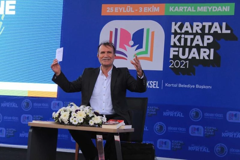 Kartal Kitap Fuarı gazeteci yazar Halil Delice’yi ağırladı
