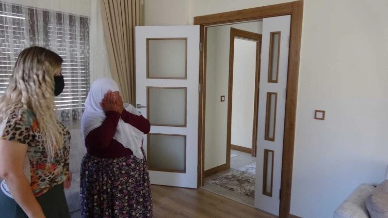 Babasını Cumhurbaşkanı Erdoğan’a benzeten kadına duygulandıran sürpriz
