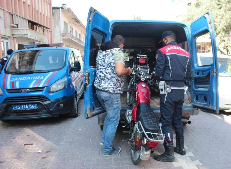 Jandarma kurallara uymayan motosikletlileri affetmedi
