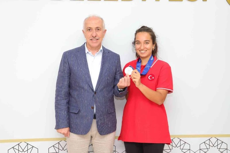 Başkan Gültak’tan Milli Sporcu Miray Ulaş’a destek sözü
