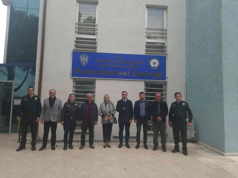 Muhtarlardan Karakol Amiri Komiser Törer’e ’hayırlı olsun’ ziyareti
