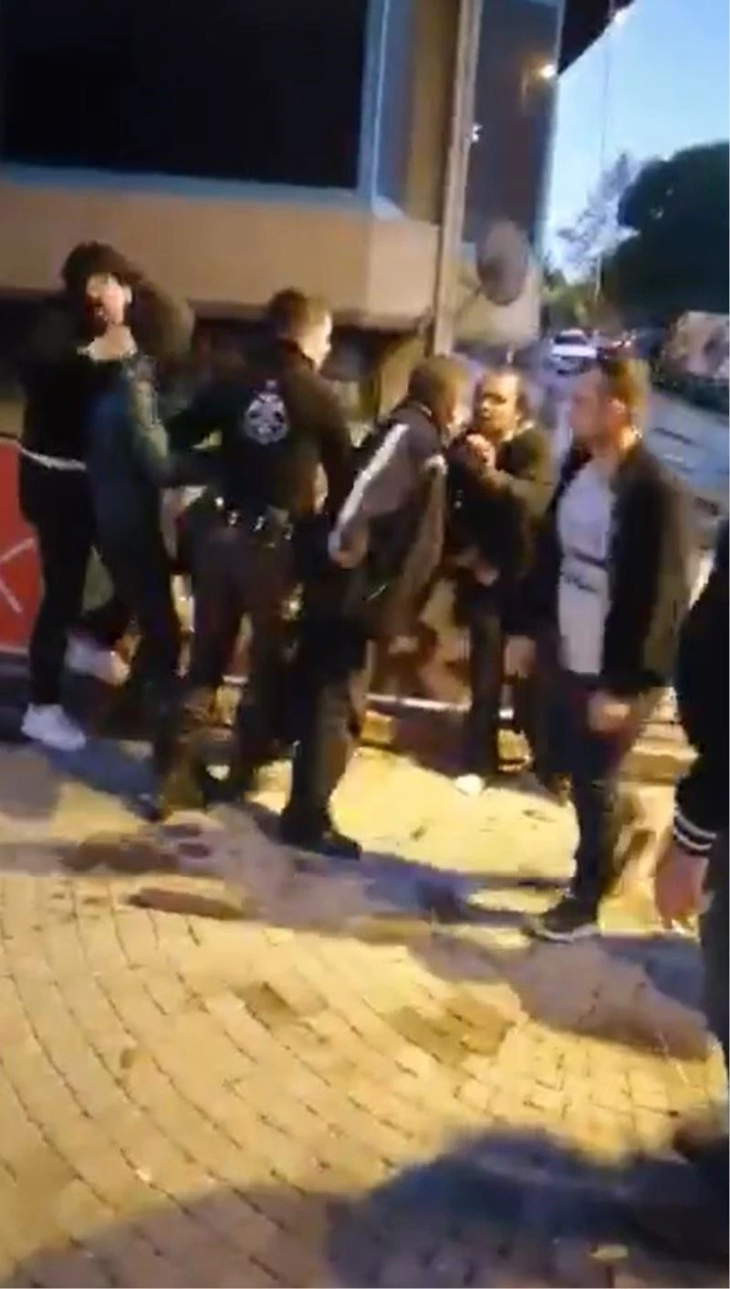 Küçükçekmece’deki yol verme kavgasını bekçi havaya ateş açarak ayırdı
