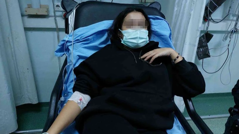 Samsun’da okulda dehşet: Kız öğrenci arkadaşını sınıfta sırtından bıçakladı
