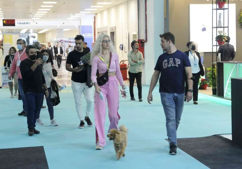 Evcil hayvanını alan Petzoo Eurasia Fuarı’na geldi
