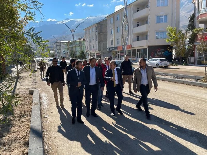 Genel Sekreter Çelikel, Gevaş ilçesindeki cadde çalışmalarını inceledi

