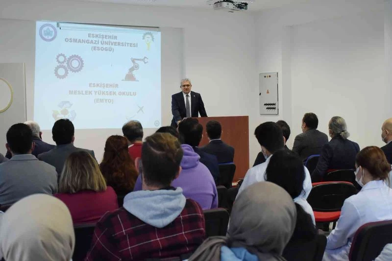 ESOGÜ MYO’da yeni akademik yılın ilk dersini Başkan Küpeli verdi
