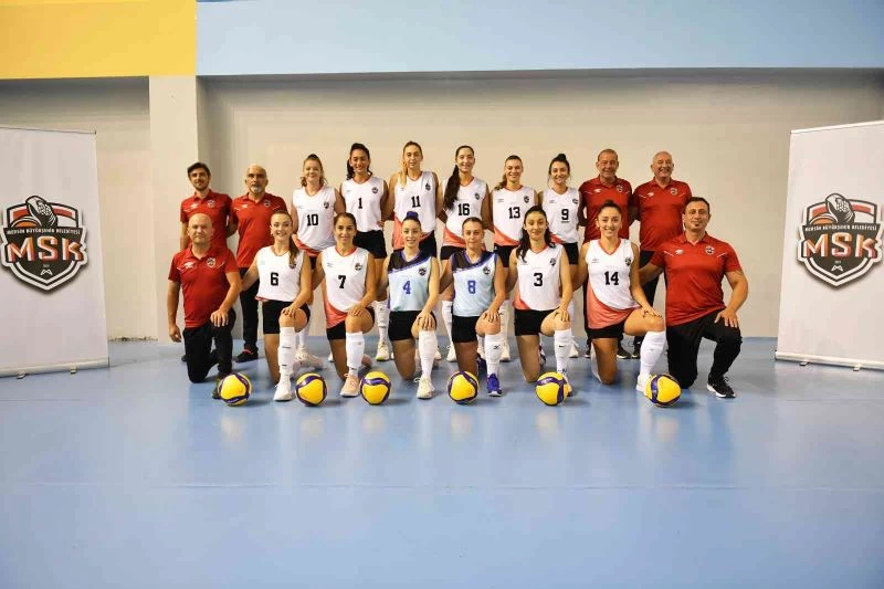 Mersin Büyükşehir Belediyesi Kadın Voleybol Takımı, gözünü Sultanlar Ligine dikti
