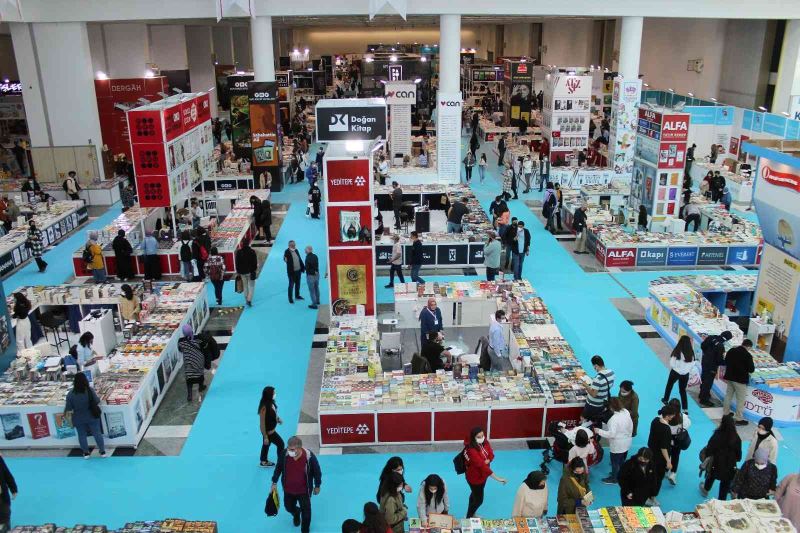 Ankara Kitap Fuarı kapılarını 16’ncı kez yayınevi ve sahaflara açtı
