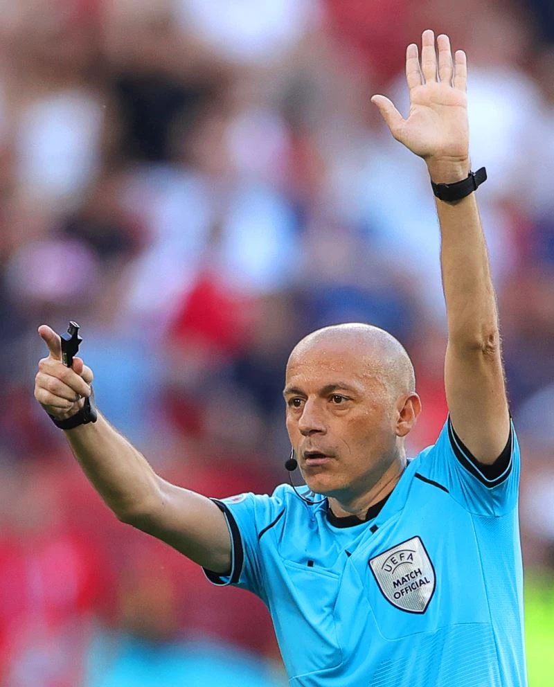 Cüneyt Çakır, Al Ahli-Al Jazira maçını yönetecek
