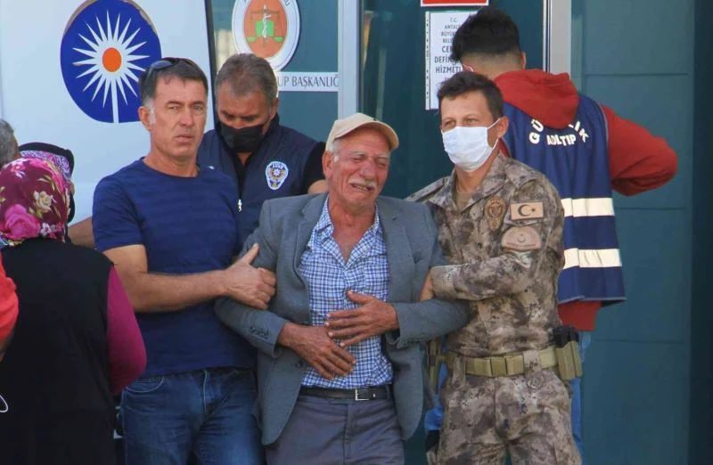 Özel harekat polisinin cenazesini teşhis eden anne ve baba gözyaşlarına boğuldu
