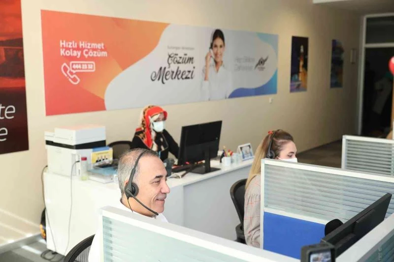 Başkan Dursun, Çözüm Merkezi’ne gelen aramaları yanıtladı
