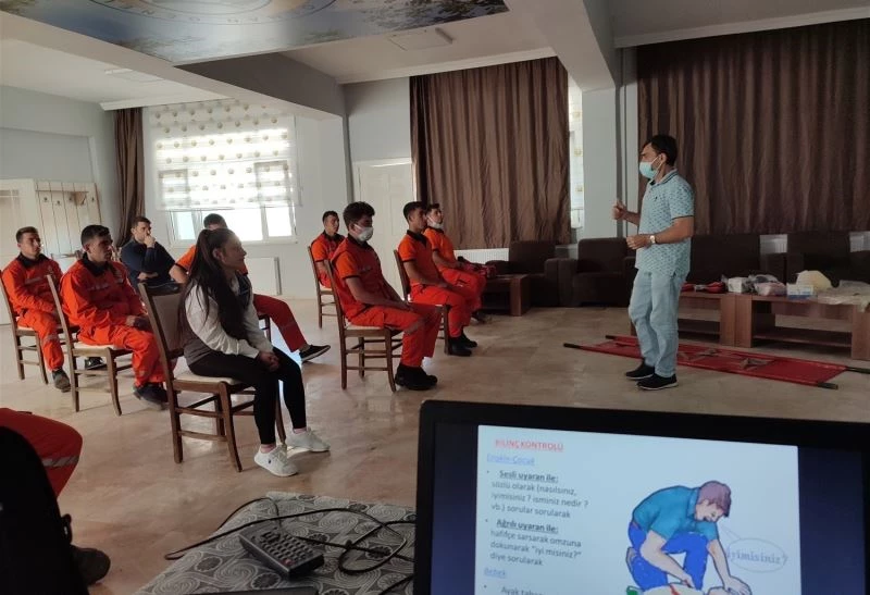 Orman işçisine ’temel iş sağlığı ve güvenliği eğitimi’ verildi
