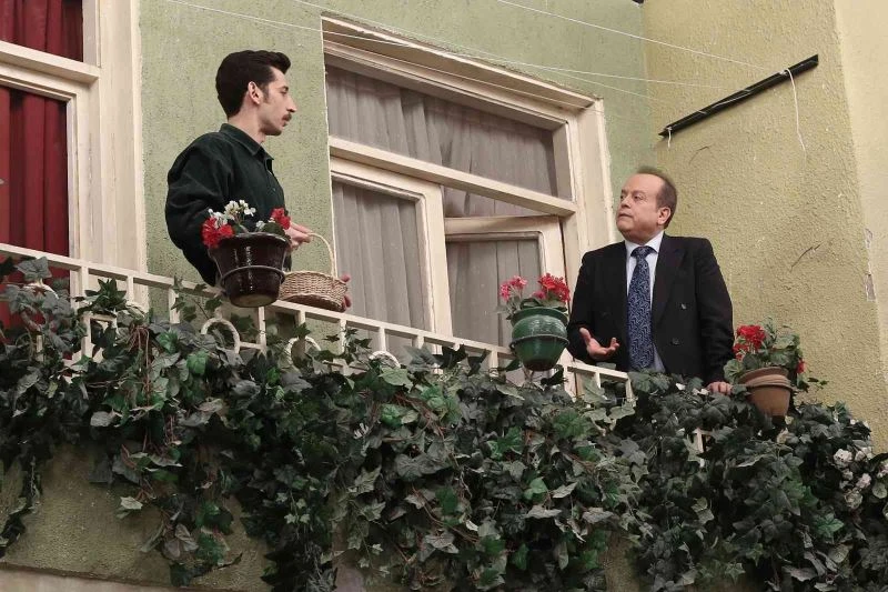 Seksenler dizisinin ünlü oyuncusu Kemal Kuruçay hayatını kaybetti
