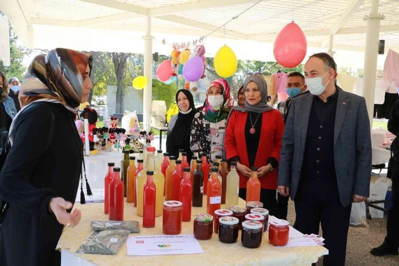 “Hanımeli Pazarı” 1 yaşında
