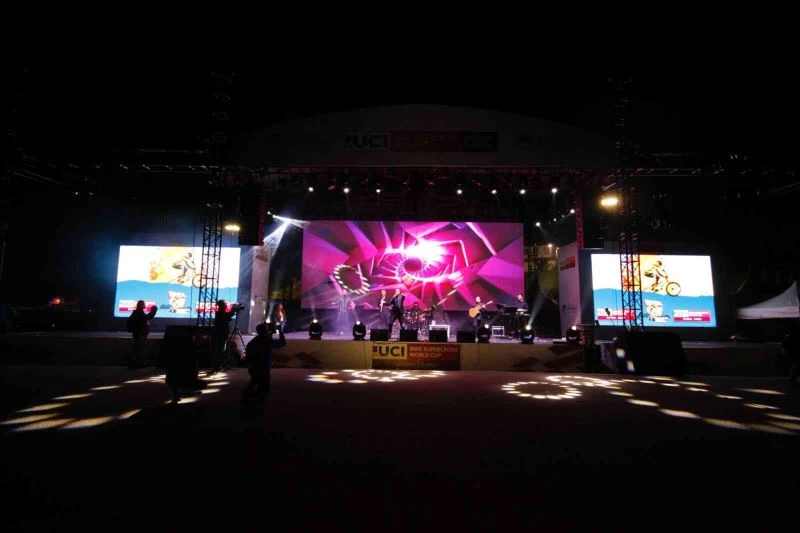 Sakarya’da Rafet El Roman rüzgarı
