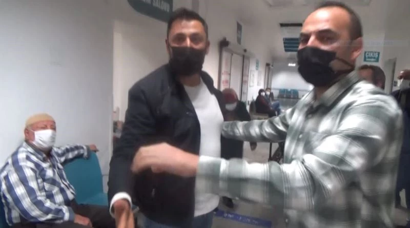 Yaralanan özel çocukları bırakıp basın mensuplarına saldırdılar
