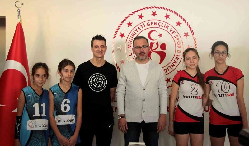 Bakan Kasapoğlu, ‘Yarının Sultanları’ projesi için Muğla’da
