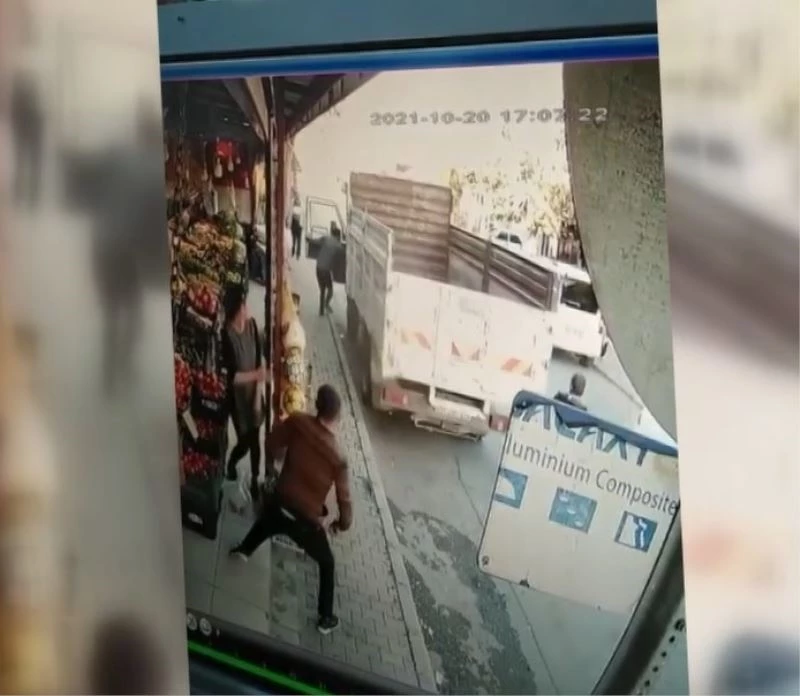 El freni çekilmeyen kamyonu durdurarak faciayı önledi
