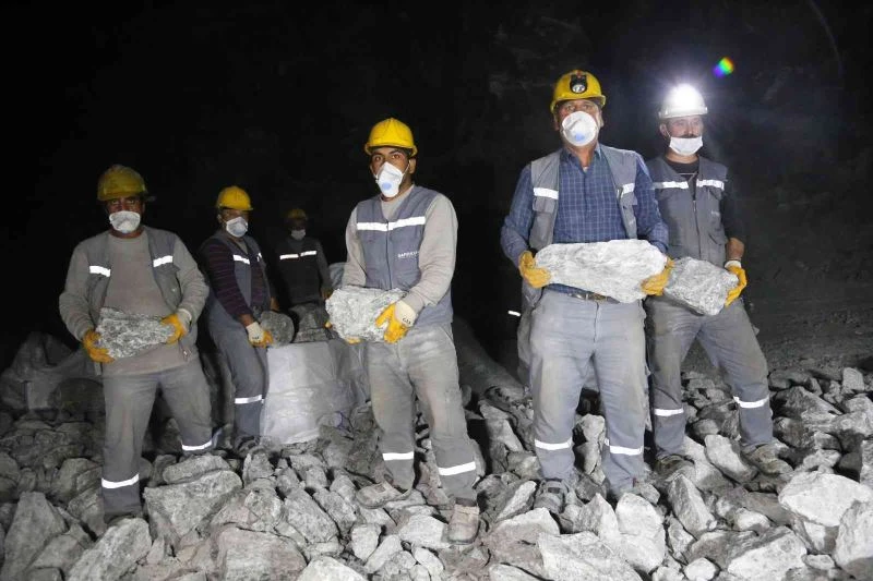 Yerin yüzlerce metre altından çıkartılıyor, dünyaya ihraç ediliyor: Hedef 2023’de 1 milyon ton tuz
