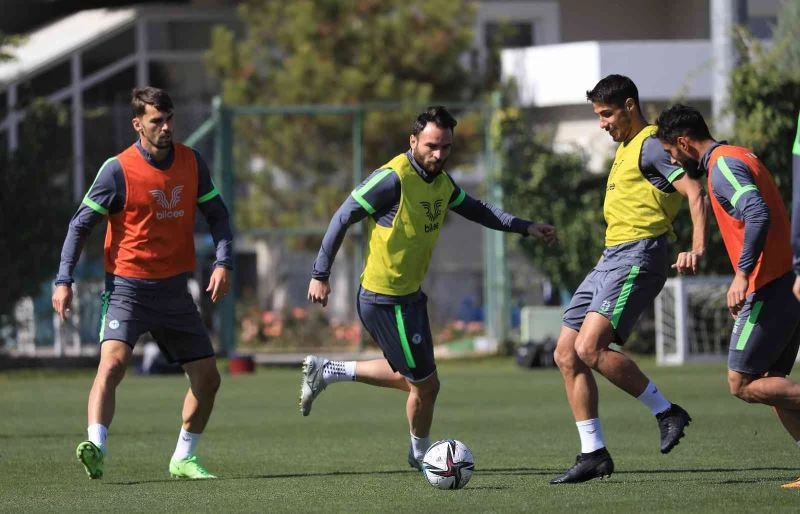 Konyaspor, Fenerbahçe maçı hazırlıklarına başladı