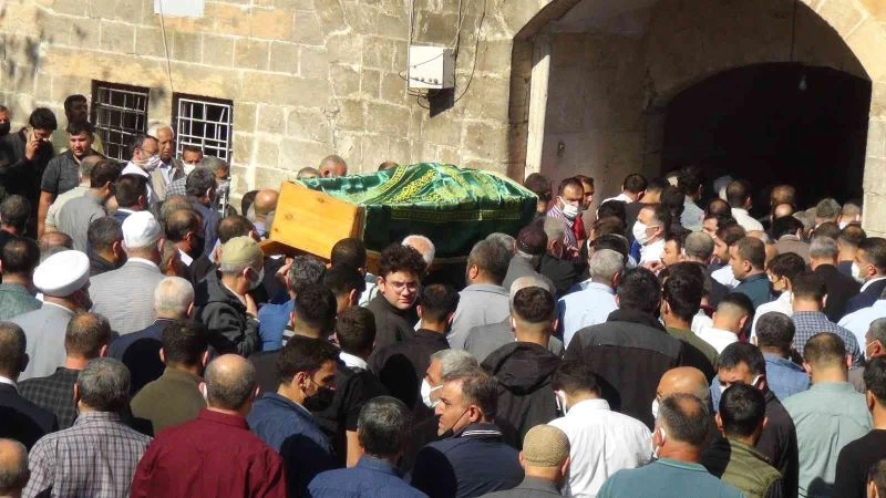 Tankları egzozuna elbise tıkayarak durduran lokantacı hayatını kaybetti
