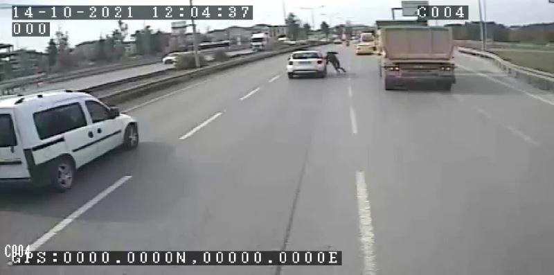 Şile otobanında inanılmaz kaza: o anlar kamerada
