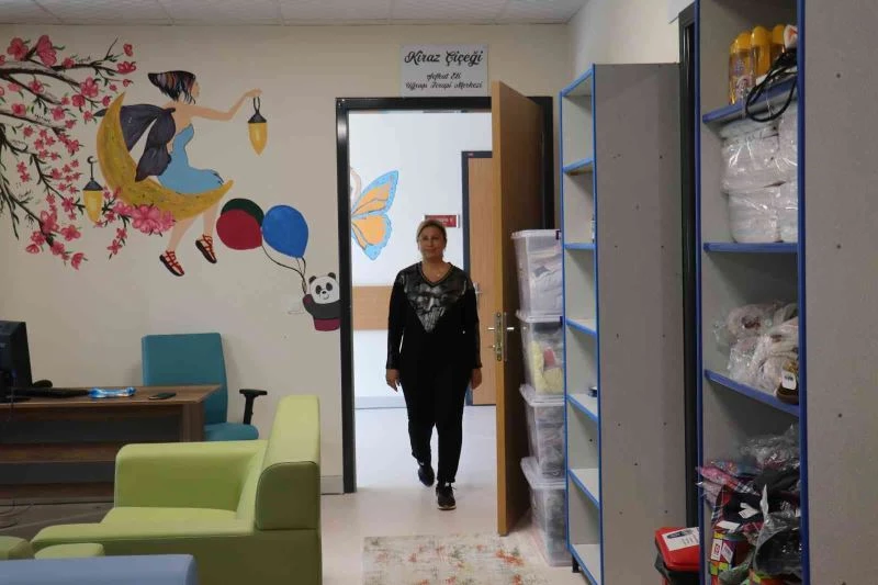 Kanser hastaları hem tedavi oluyor hem de moral depoluyor
