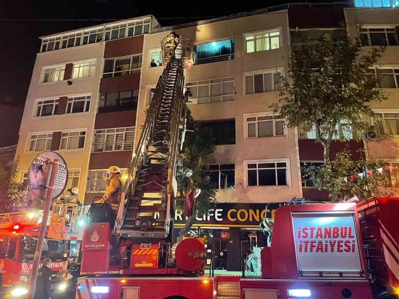 Gaziosmanpaşa’da kardeşiyle kavga etti, evi ateşe verdi
