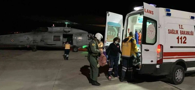 Gökçeada’da erken doğuma helikopterle tahliye
