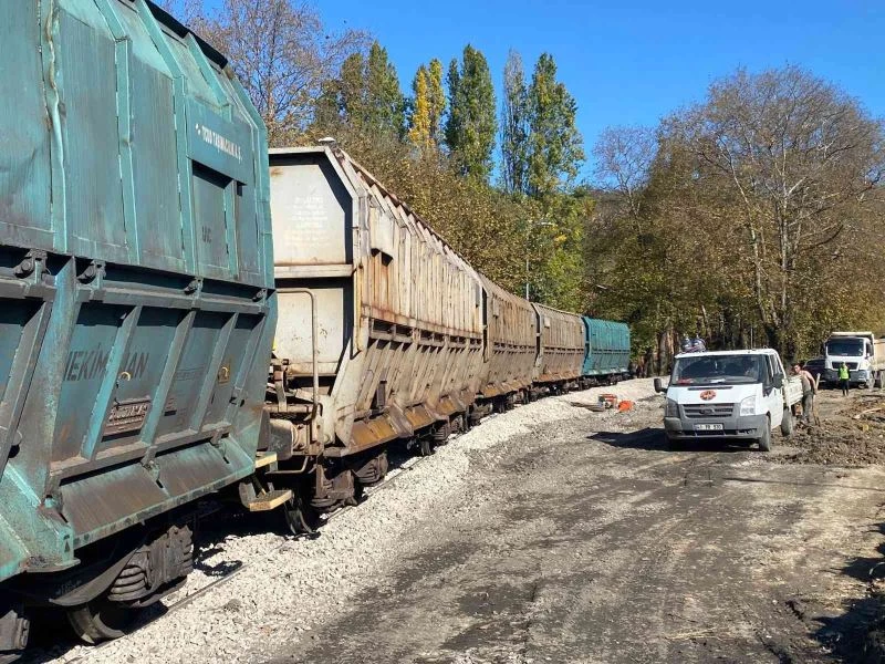 Kömür yüklü vagon raydan çıktı
